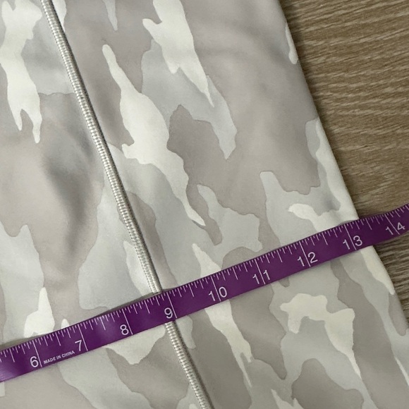 Athleta Elation 7/8 Tight Camouflage Leggings - Picture 6 of 7